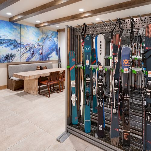 Snowpine Lodge