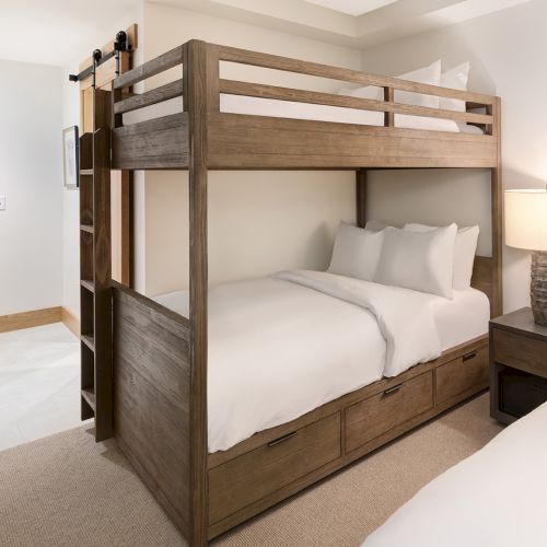 Snowpine Lodge
